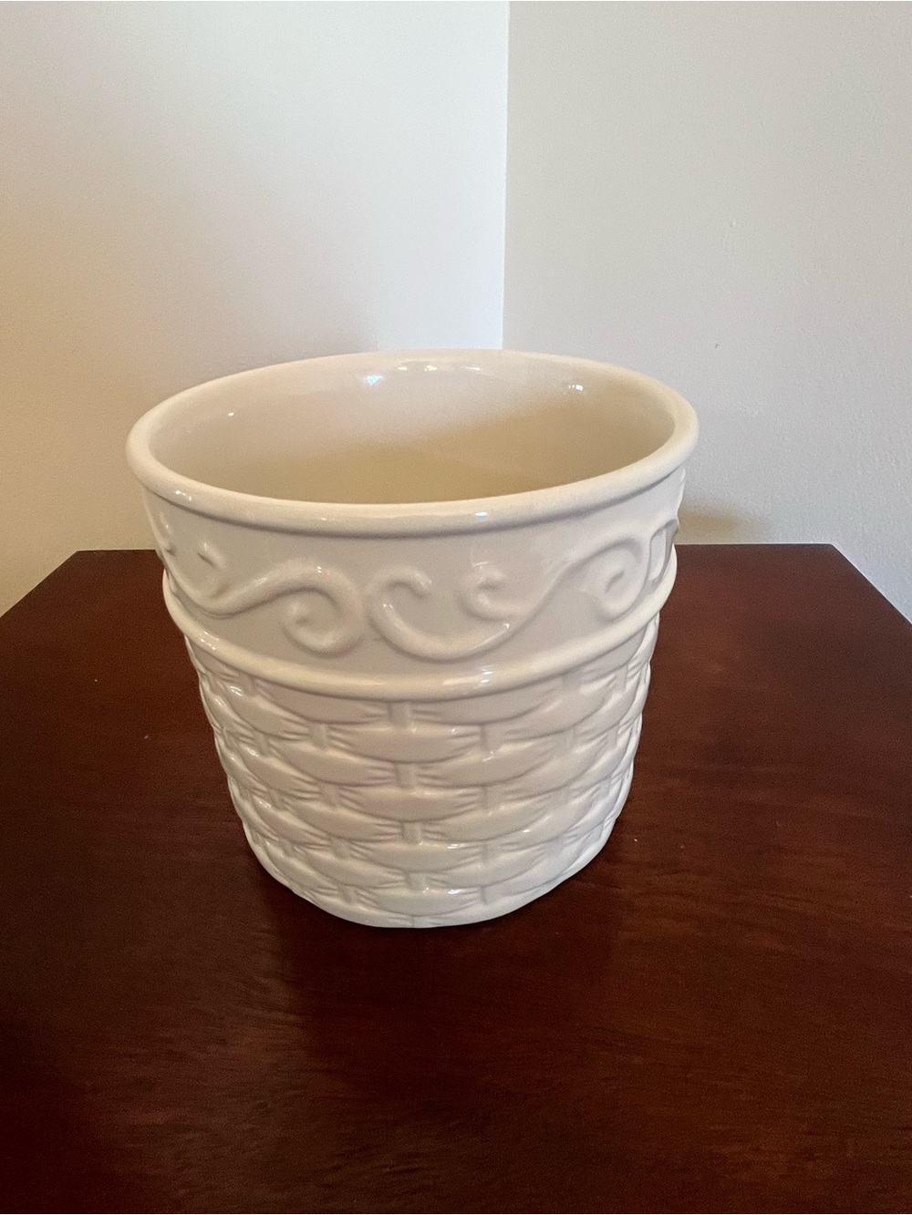 Celebrating Home Cream Stoneware Basketweave Planter Classic Home Accents